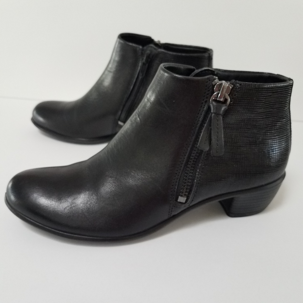 Ecco | Women's Shape M35 Ankle Boots - Picture 8 of 8